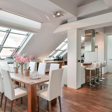 Luxury Central Penthouse With Sauna, Terrace, 250M2, 5Bdrm, 3Bthrm Прага Экстерьер фото