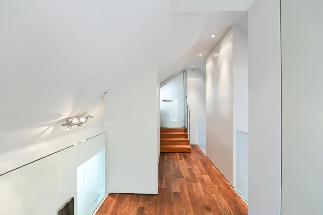 Luxury Central Penthouse With Sauna, Terrace, 250M2, 5Bdrm, 3Bthrm Прага Экстерьер фото