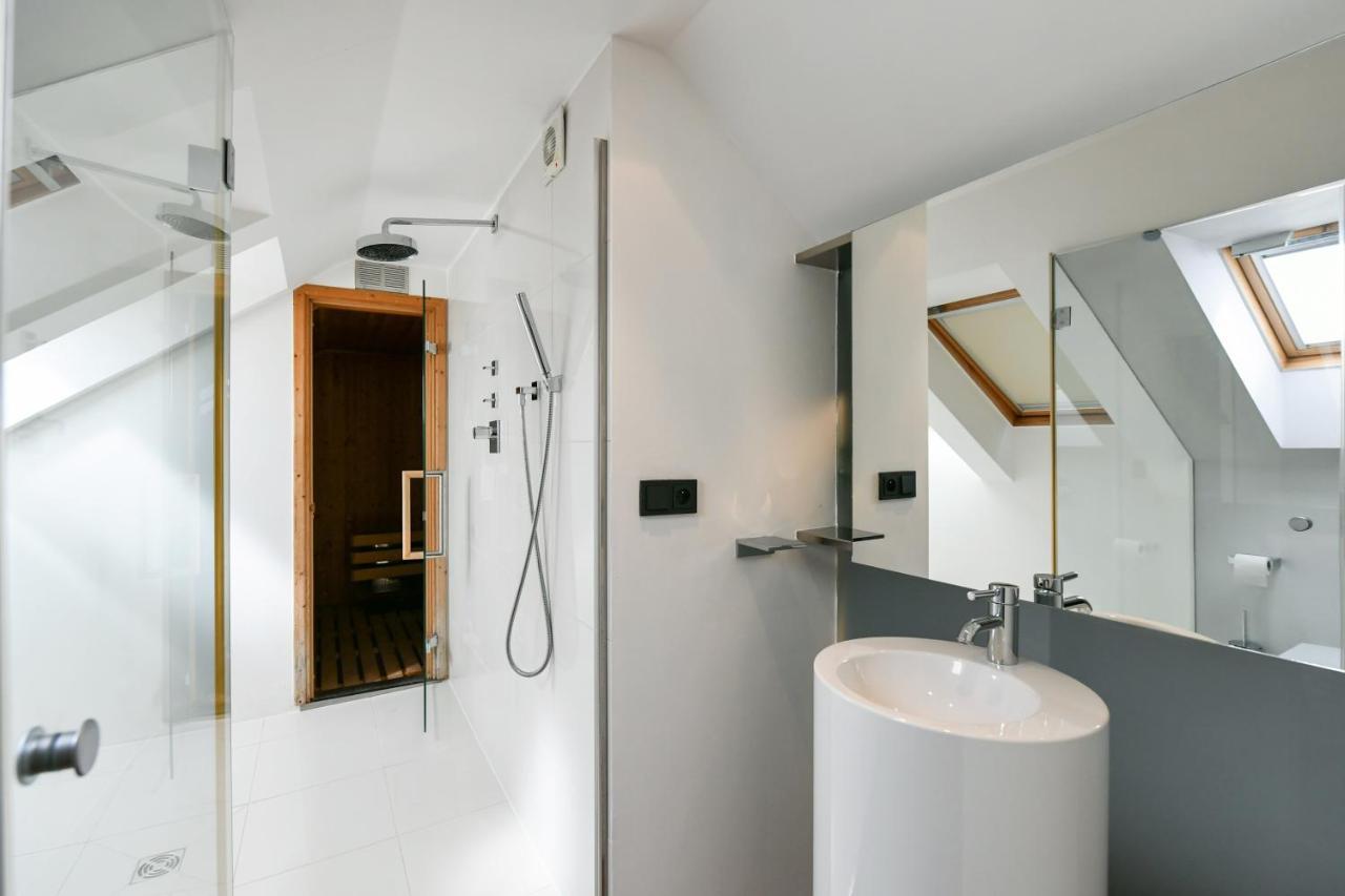 Luxury Central Penthouse With Sauna, Terrace, 250M2, 5Bdrm, 3Bthrm Прага Экстерьер фото