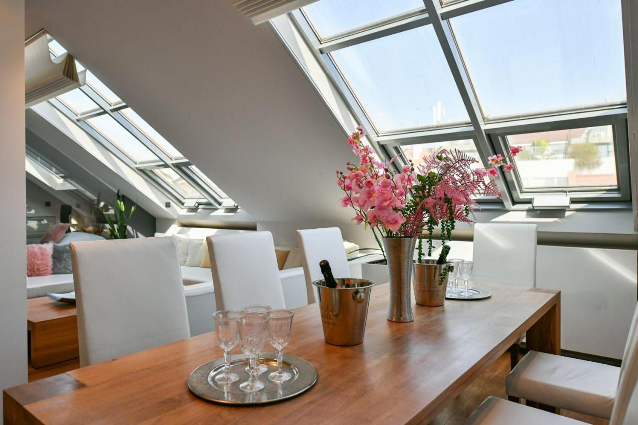 Luxury Central Penthouse With Sauna, Terrace, 250M2, 5Bdrm, 3Bthrm Прага Экстерьер фото
