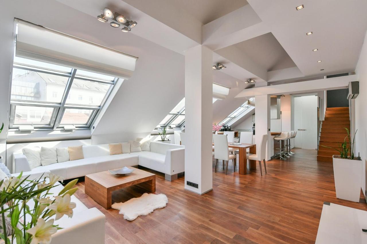 Luxury Central Penthouse With Sauna, Terrace, 250M2, 5Bdrm, 3Bthrm Прага Экстерьер фото