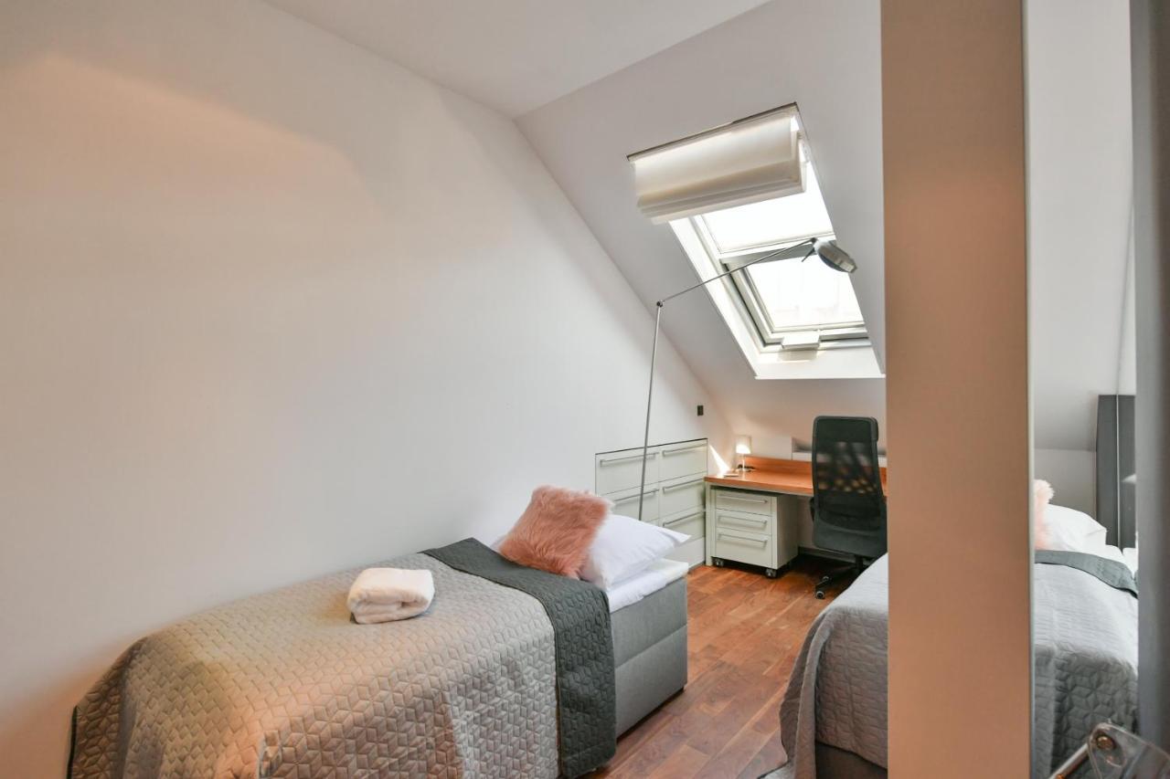 Luxury Central Penthouse With Sauna, Terrace, 250M2, 5Bdrm, 3Bthrm Прага Экстерьер фото
