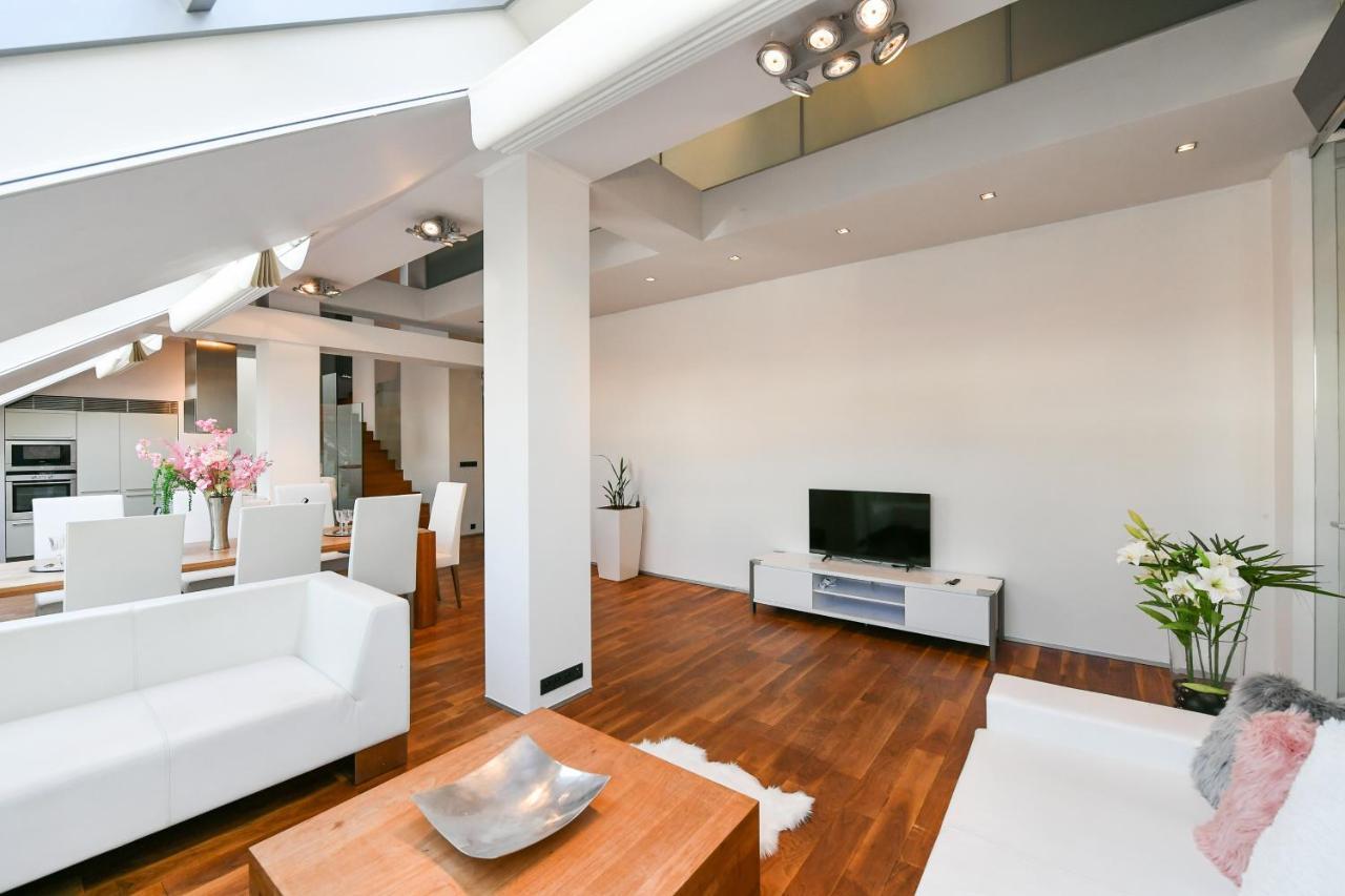 Luxury Central Penthouse With Sauna, Terrace, 250M2, 5Bdrm, 3Bthrm Прага Экстерьер фото